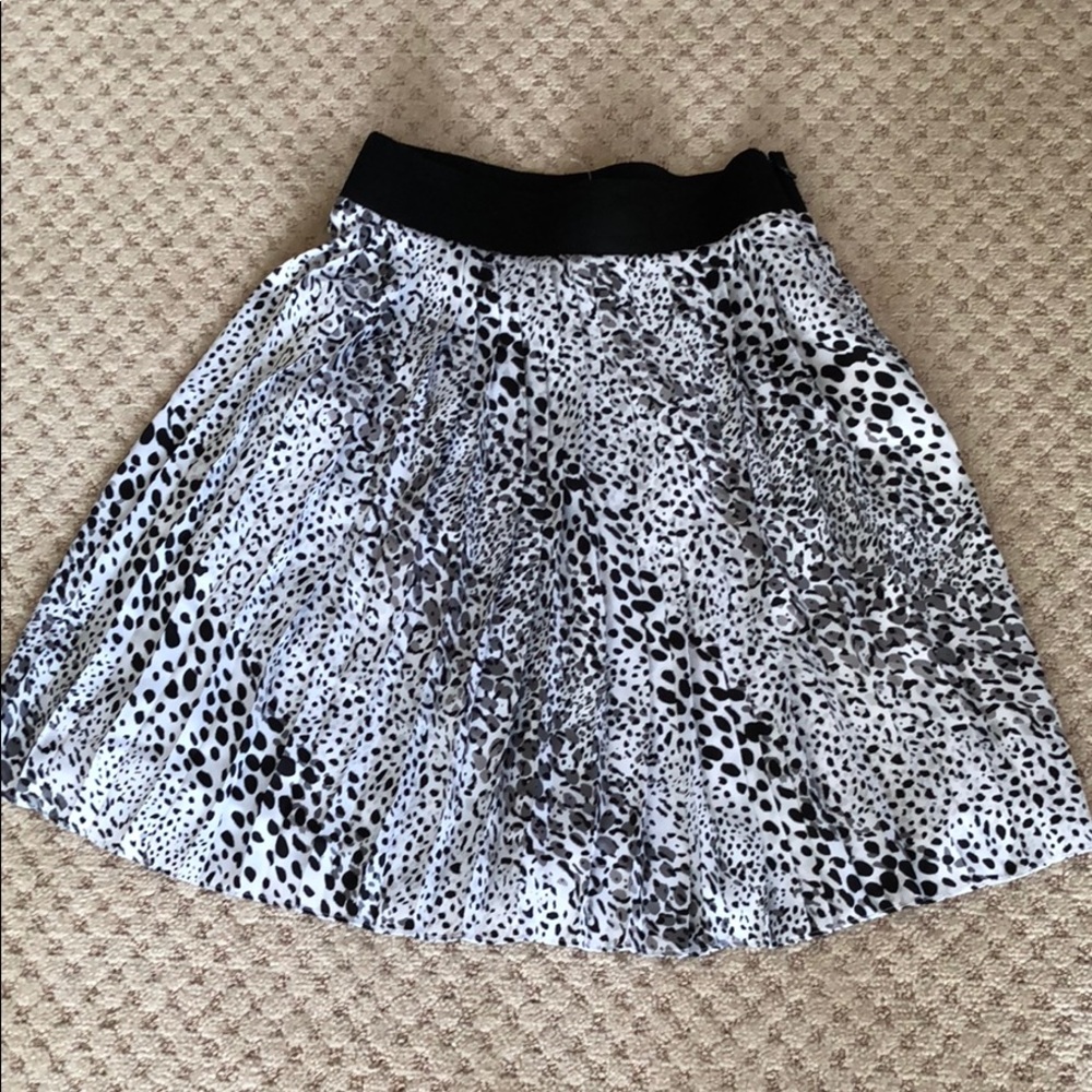 White House Black Market skirt size 2